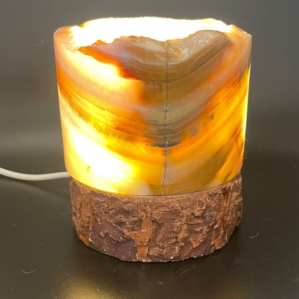 Beautiful Agate Natural Stone Lamp - Picture 2 of 7